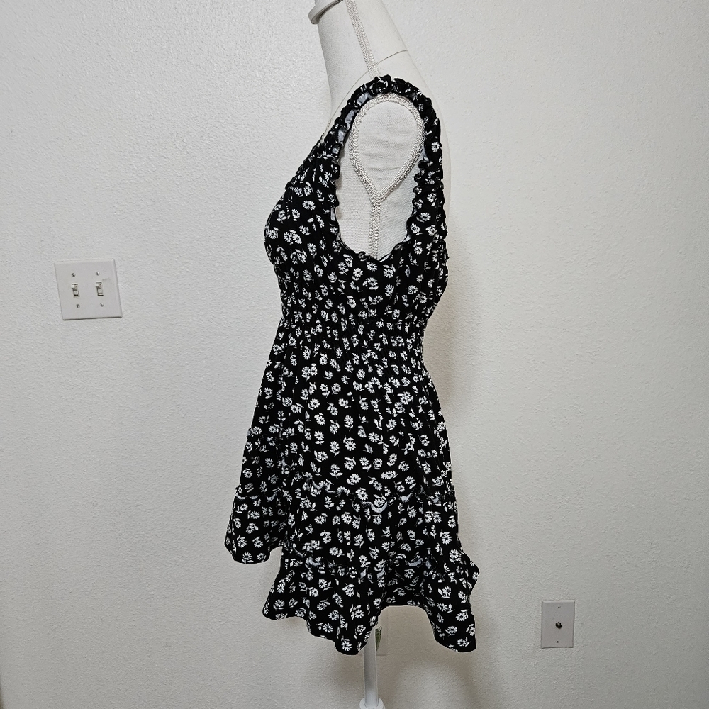 Urban Outfitters mini roushing upper part with ruffles size s/p - Picture 2 of 14